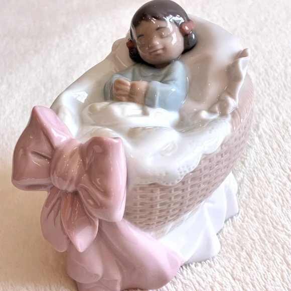 Lladro A New Treasure Girl Black Legacy